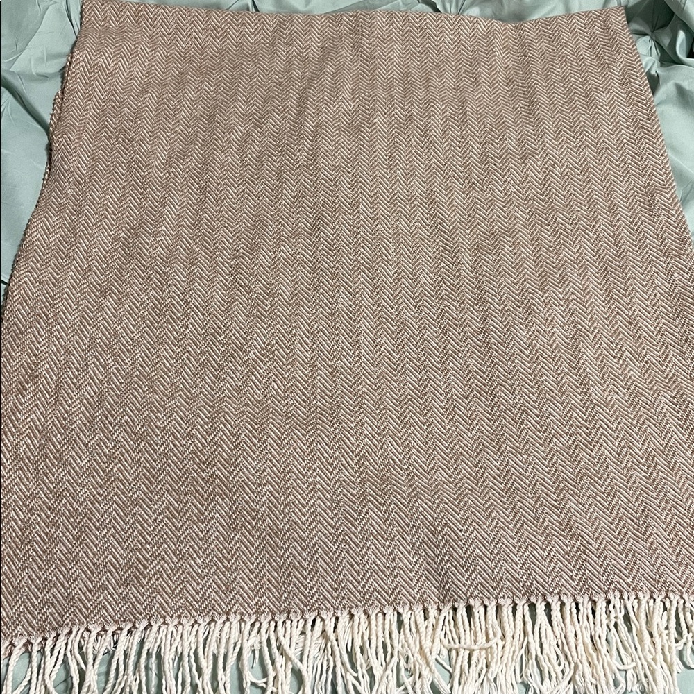Nido Notte Italia Tan Herringbone Woven Cotton Oversized Scarf Throw Blanket - Picture 2 of 5
